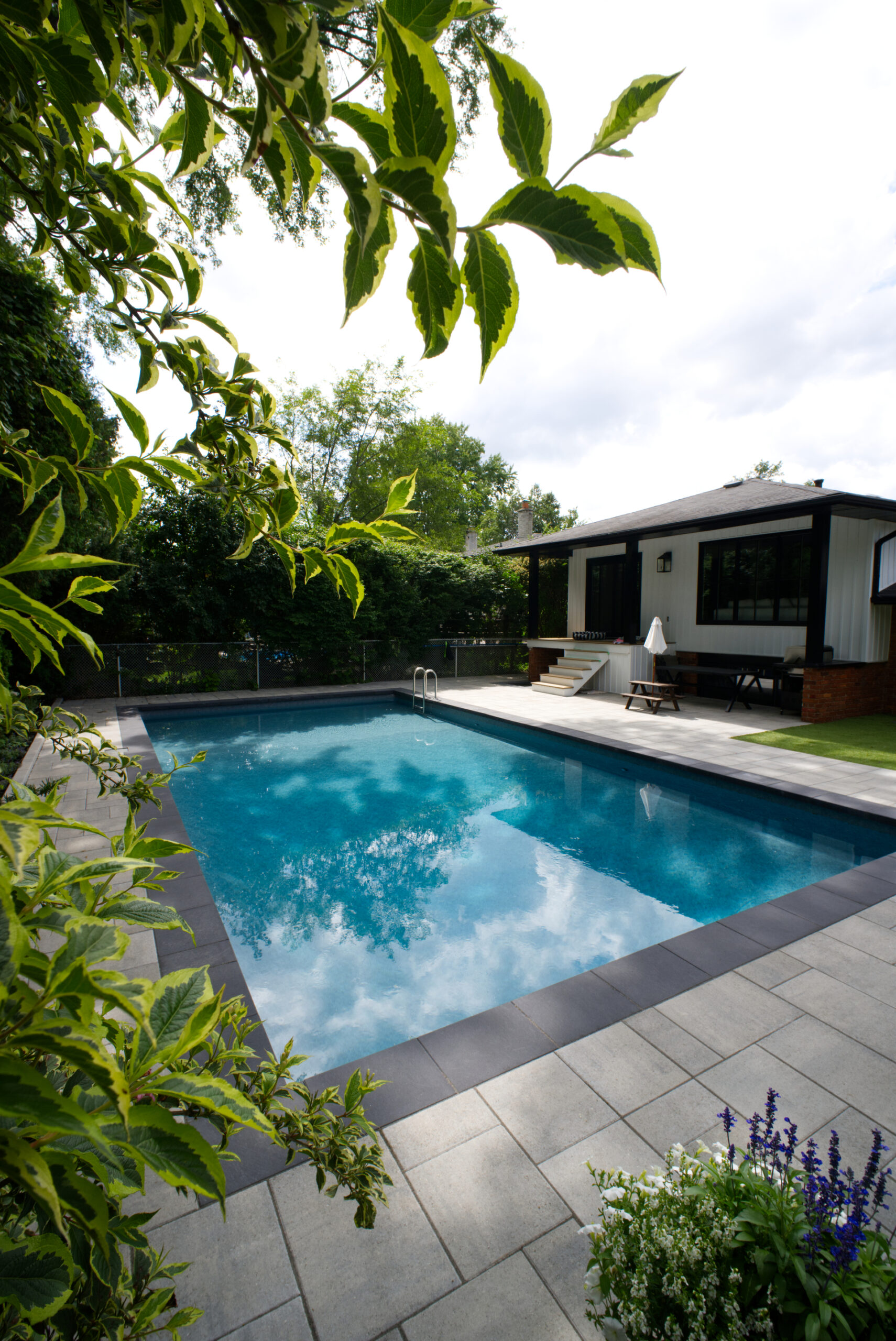 Vinyl Over Concrete/Steel Pools