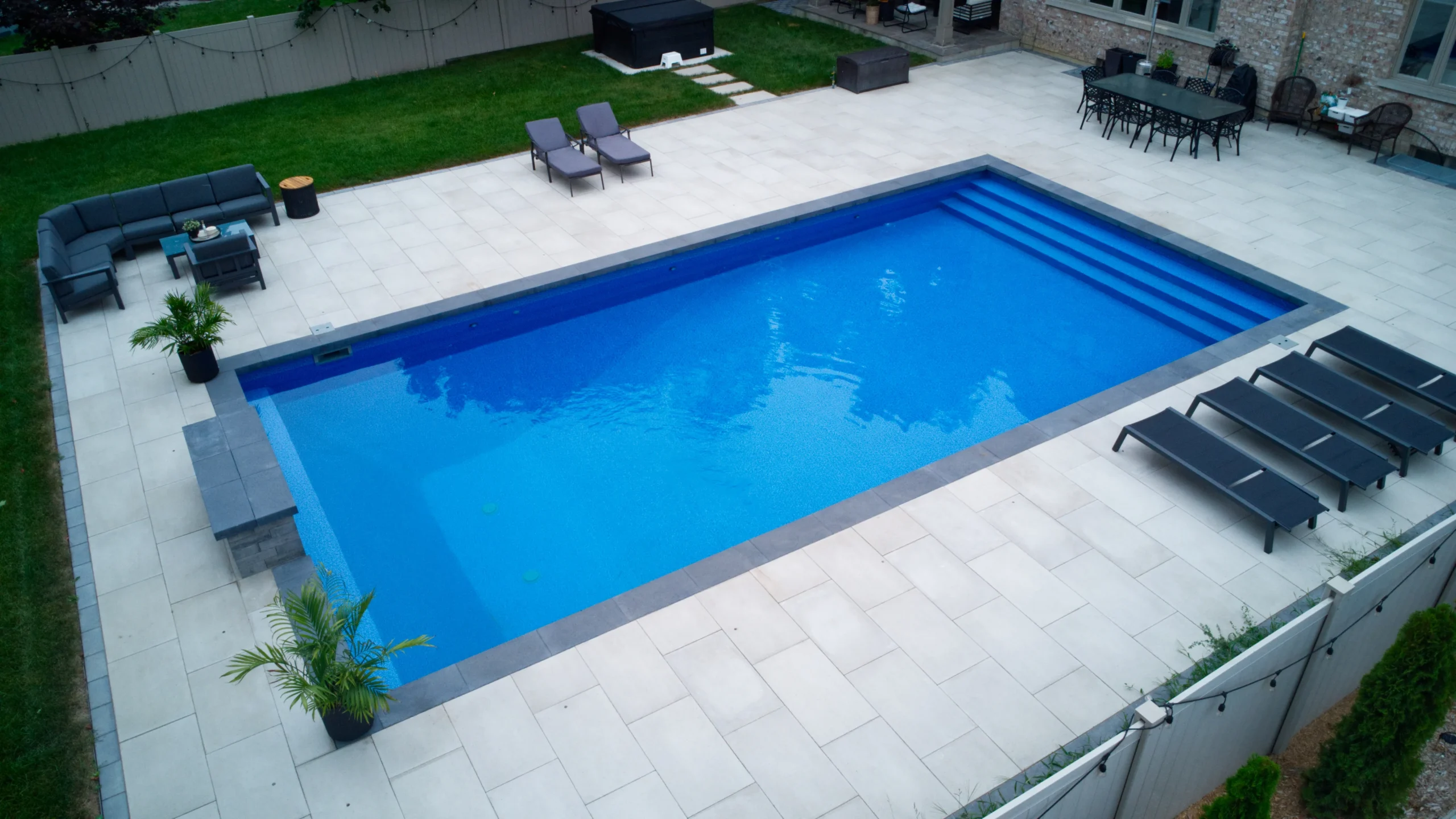 Vinyl Over Concrete/Steel Pools