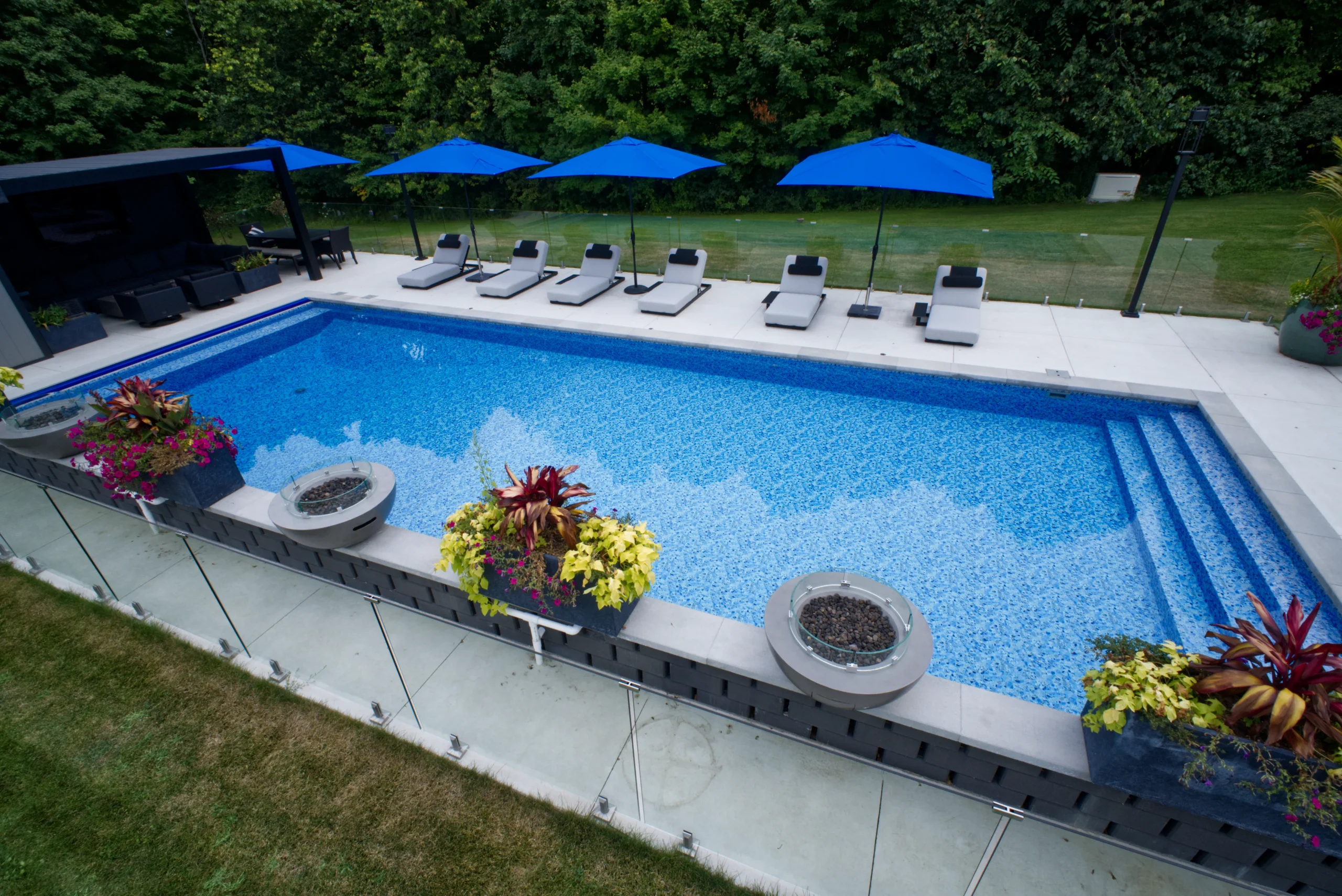 Vinyl Over Concrete/Steel Pools