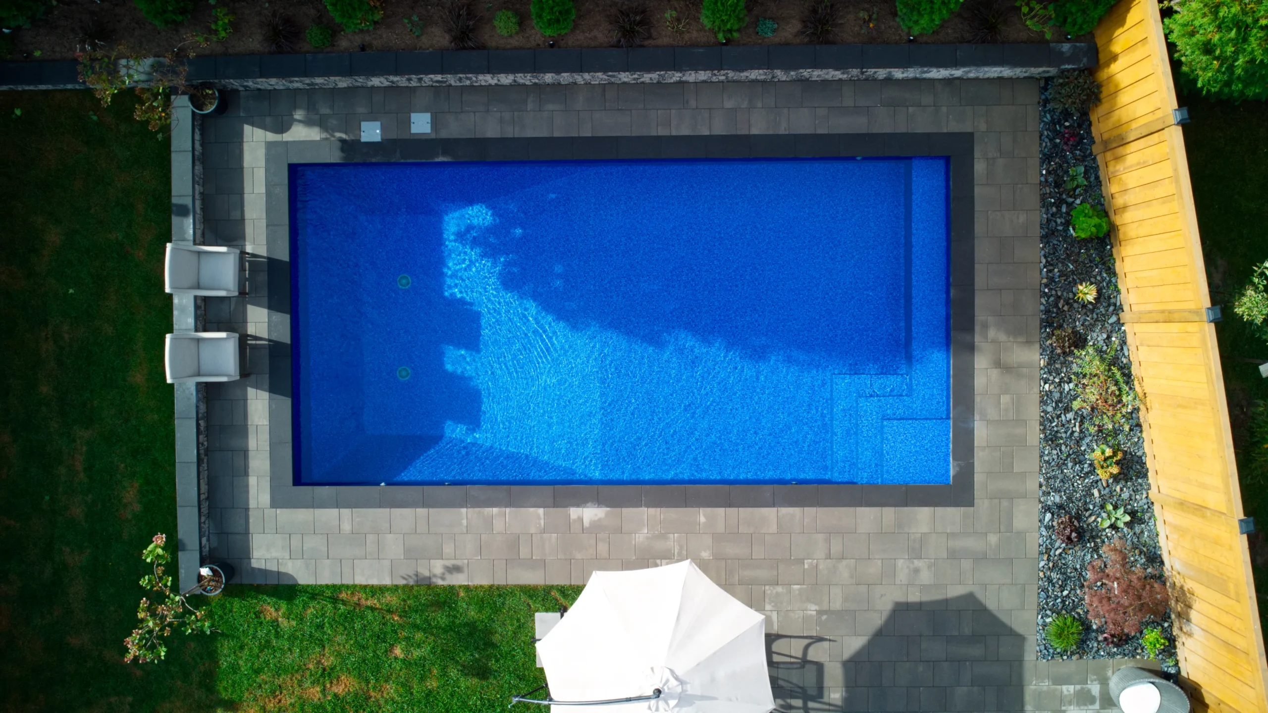 Vinyl Over Concrete/Steel Pools